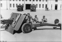 17lb anti-tank gun training at Torrens Parade Ground (10 Bn 27 Bn 43/48 Bn & AUR) 1953